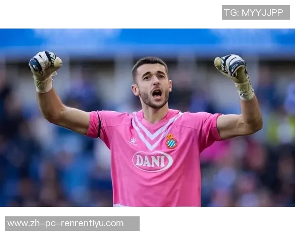 巴萨新援霍安加盟引发热议球迷期待他在新赛季的表现与贡献